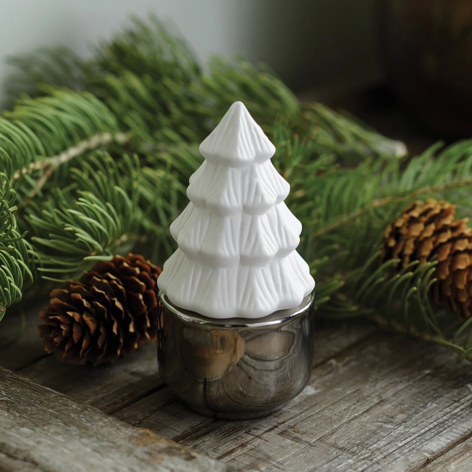 Porcelain Pine Tree Passive Diffuser