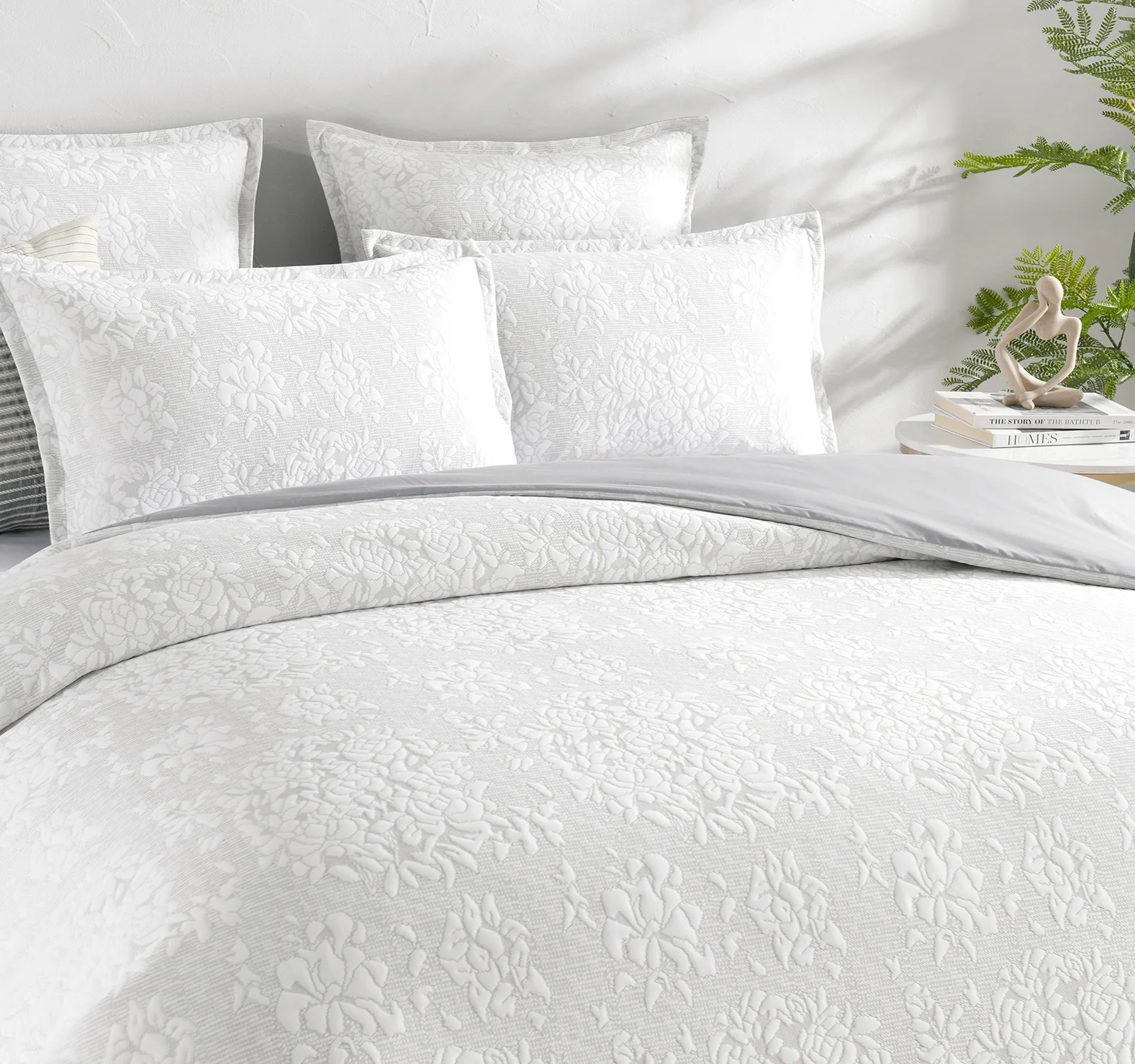 Chloe Jersey Jacquard Ivory Quilt Cover Set by Renee Taylor Super King