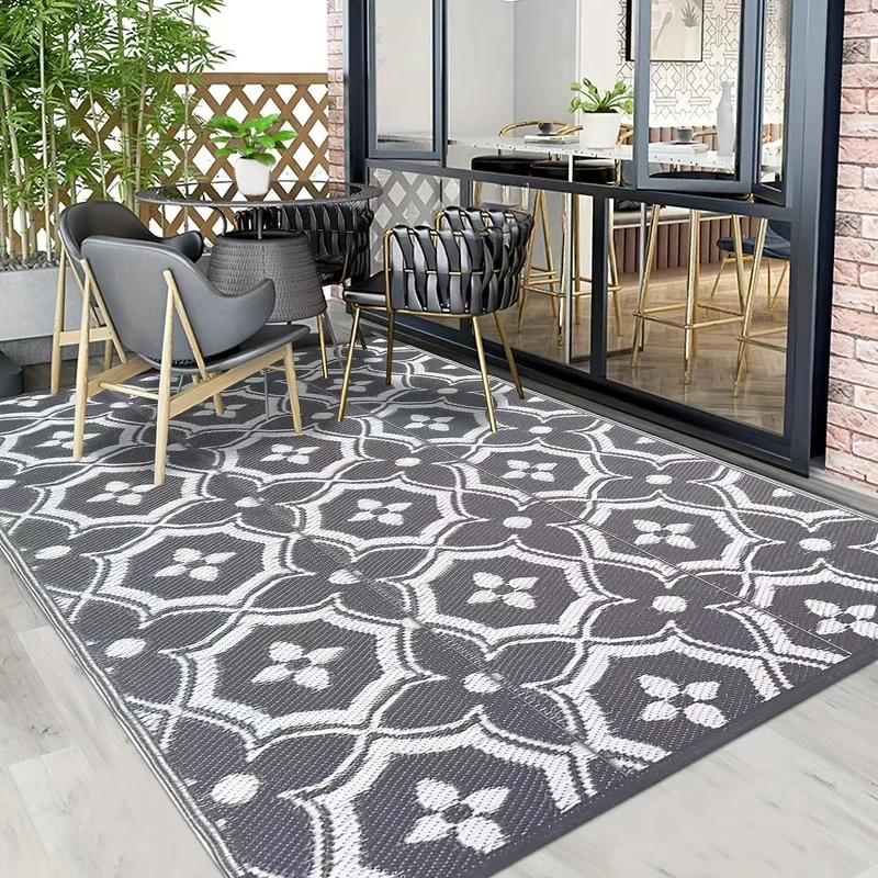Outdoor Reversible Patio Mat Geometric Pattern