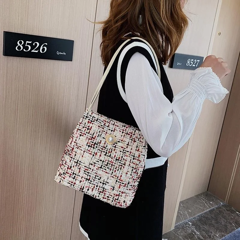 Black Woolen Knit Bucket Bag For Women - Black Onesize