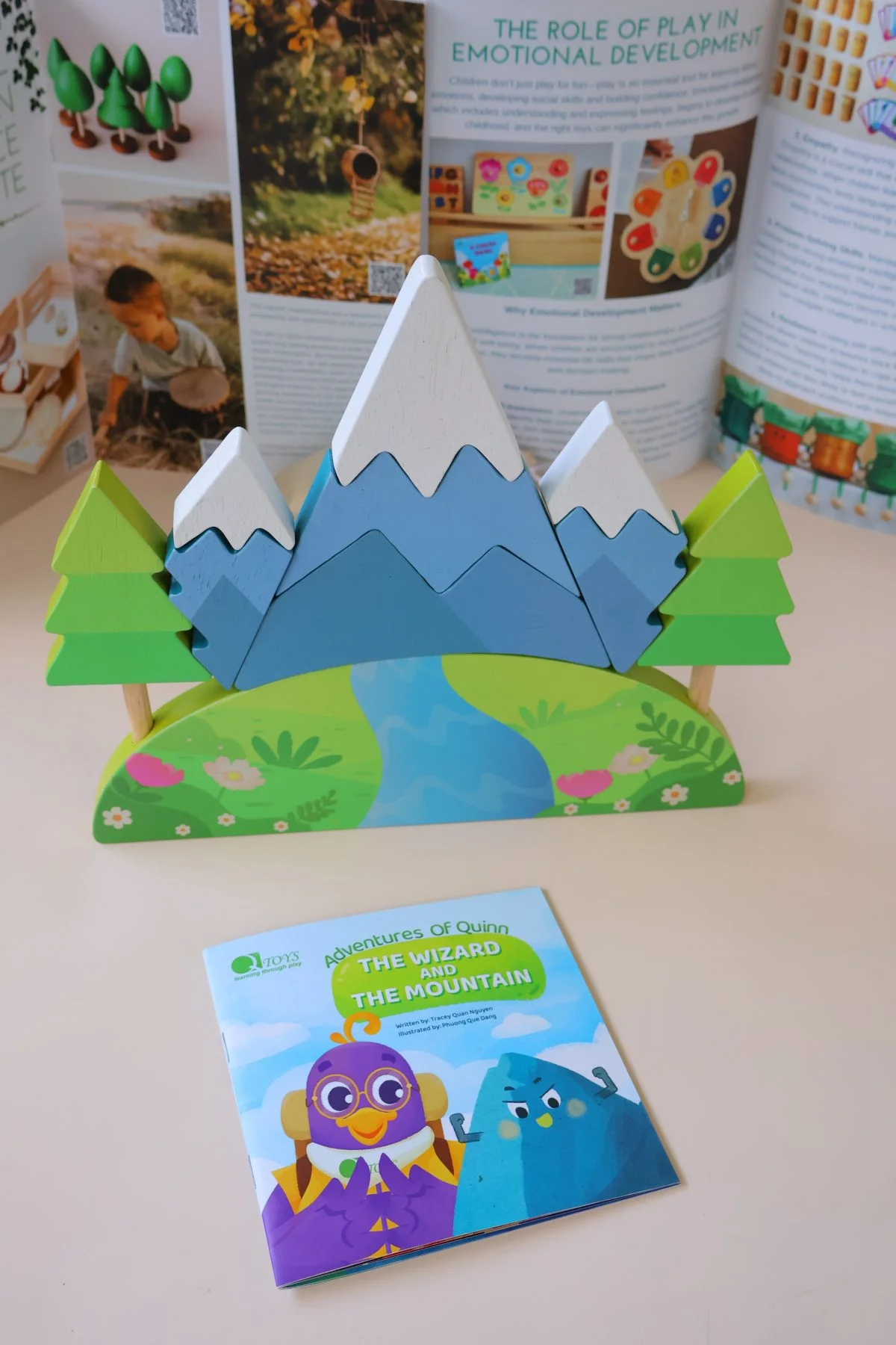  Mountain Puzzle and Book Set