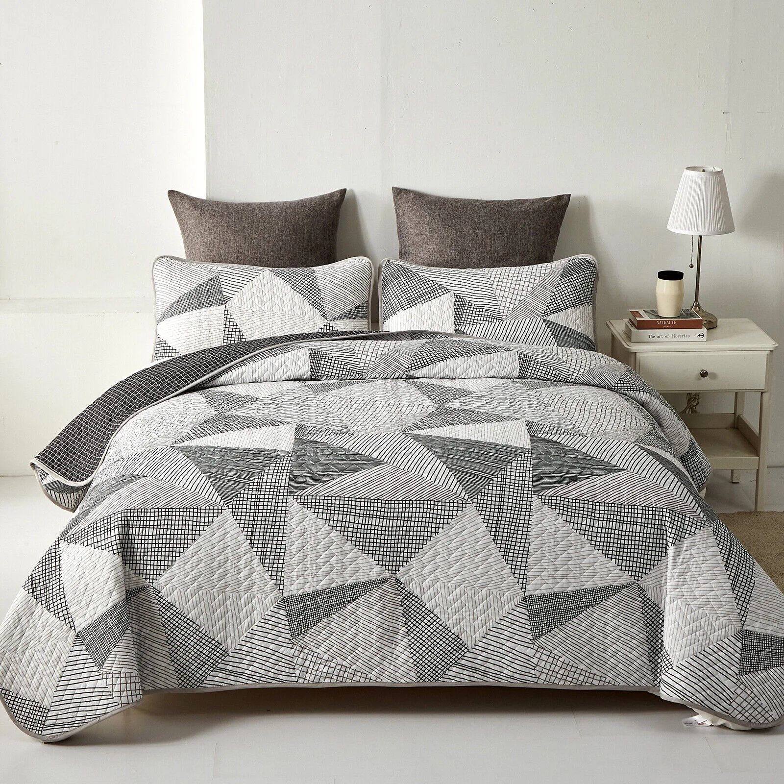 Charming urban pattern 3 Pc Bedspread & Pillow Cover Set