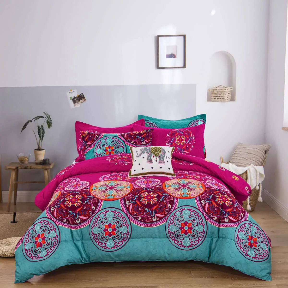 Aesthetic Glow Floral 3‑Piece Comforter Set with Matching Shams
