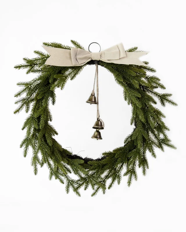 PINE WREATH W/BOW & BELL 50CM