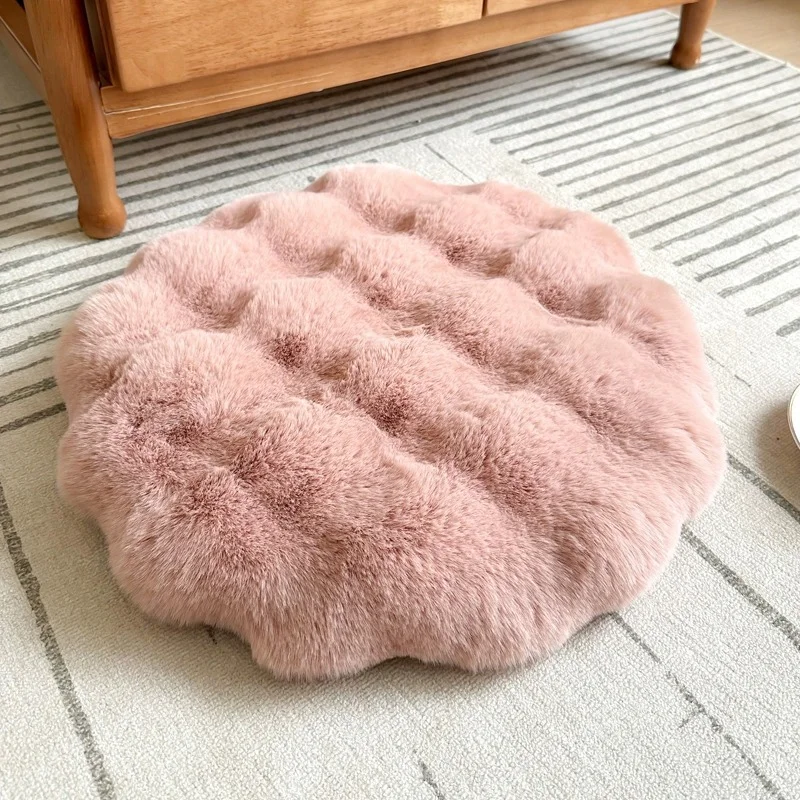 Pink Plush Round Cat Mat - Soft Faux Fur Sleeping Pad (40cm Diameter)