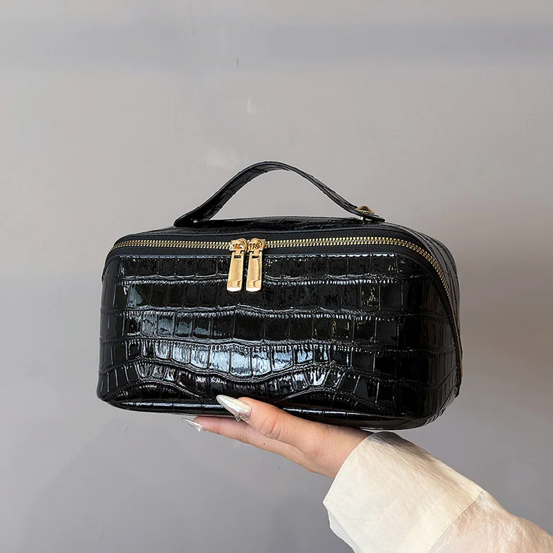 Black Chic Croc-Embossed Travel Makeup Case Large Capacity Cosmetic Organizer Bag