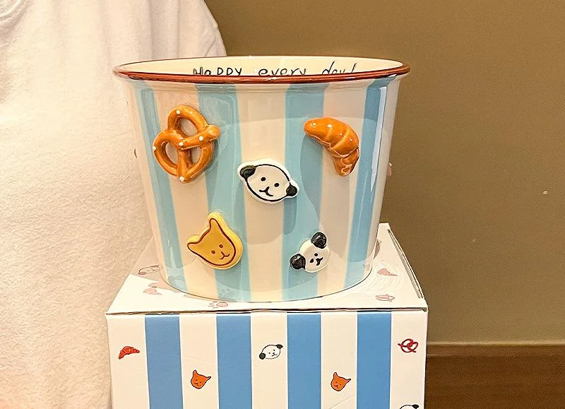 Charming Striped Ceramic Instant Noodle Bowl with 3D Accents & Happy every day!" Message(blue)"