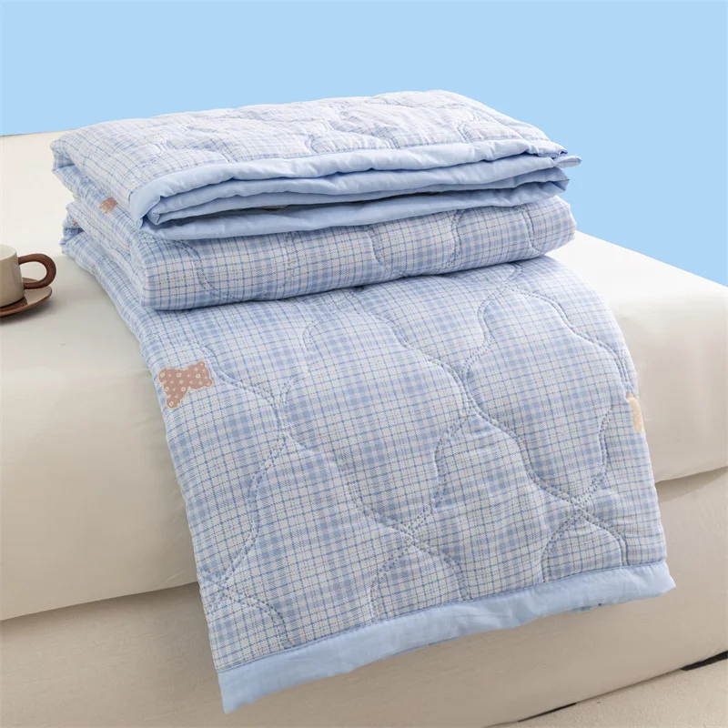 Lightweight Reversible Summer Quilt - Soft, Breathable & Machine Washable Comforter(150x200cm Plaid Bear)