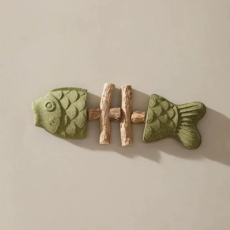 Green 5 Pack Cat Catnip Toys Fish Bone Shaped Silvervine Chew Sticks for Teeth Cleaning and Interactive Play